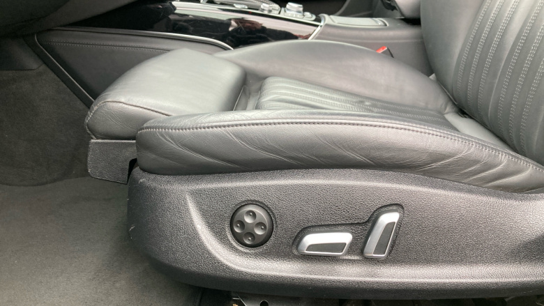 Audi A6 2.0 TDI Ultra Black Edition 5dr S Tronic Diesel Estate